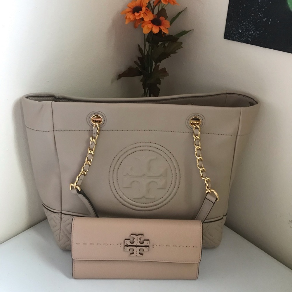 Tory Burch wallet NWOT